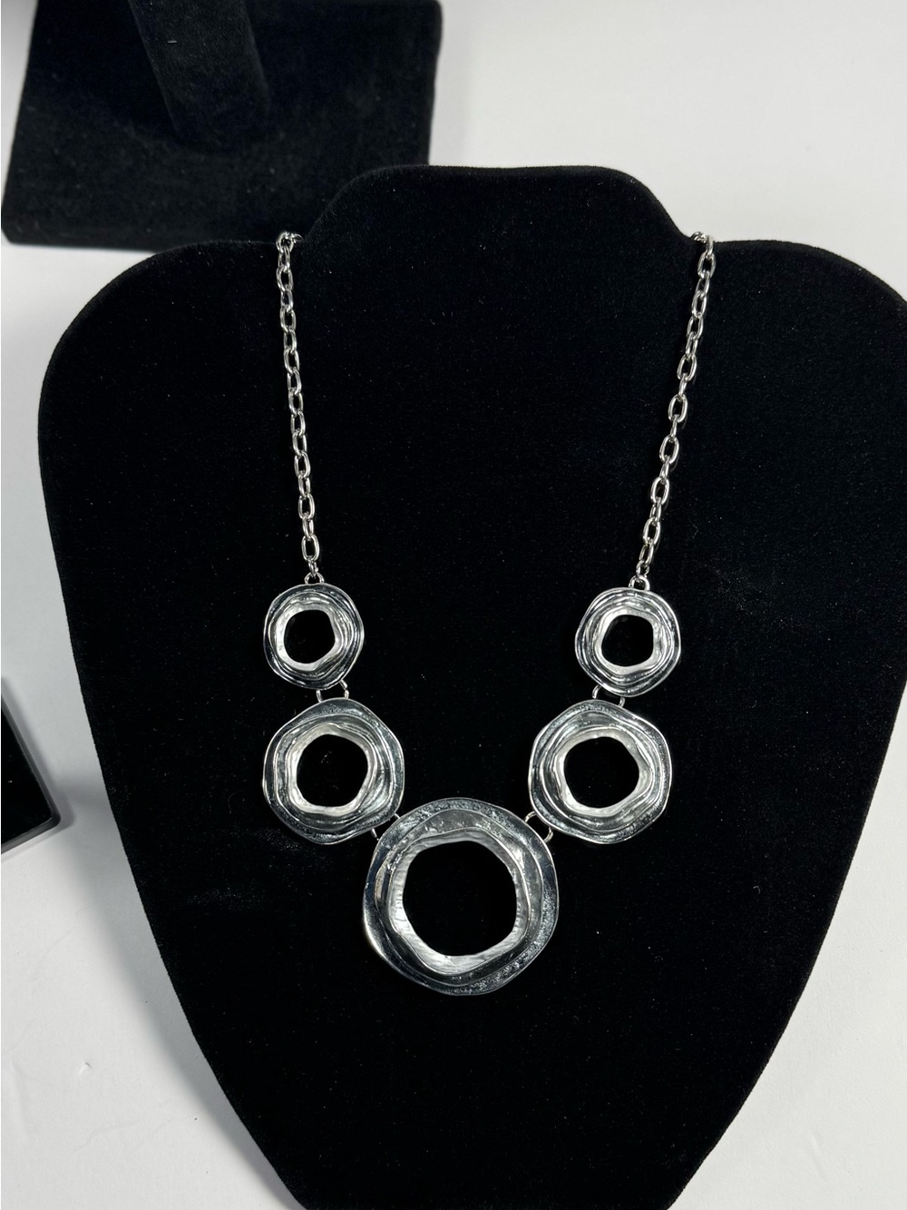 Chunky Silver-Tone Geometric Statement Necklace with Textured Concentric Circles